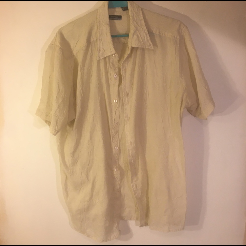 Men’s short sleeves dress shirt